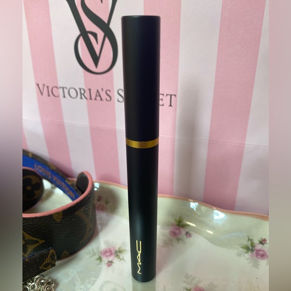 Sheer Outrage 🤯 MAC Powder Kiss full size lipstick NEW - Picture 6 of 13